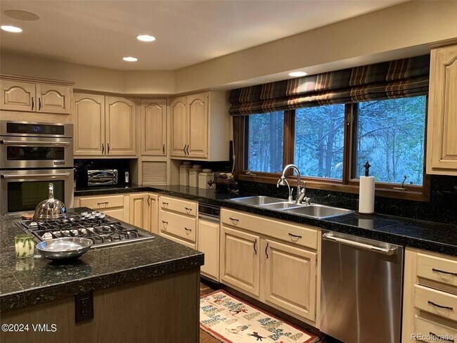 Building Photo - 5148 Gore Cir