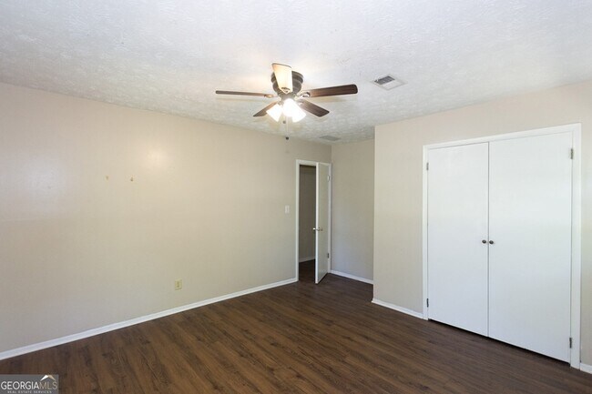 Building Photo - 3720 Sunny Hill Dr