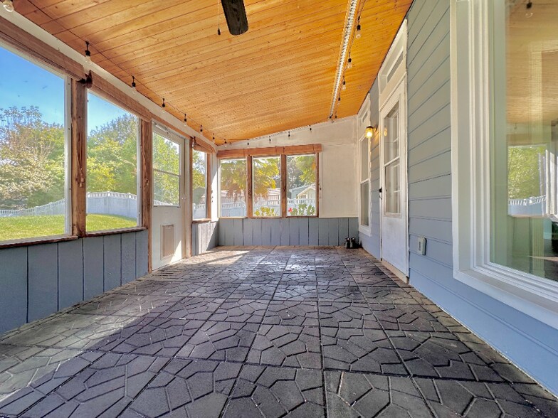 Building Photo - 10223 Bon Meade Ln