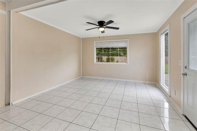 Building Photo - 2908 Mimosa Rd