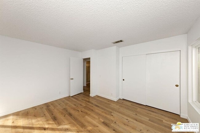 Building Photo - 45620 Mountain View Ave