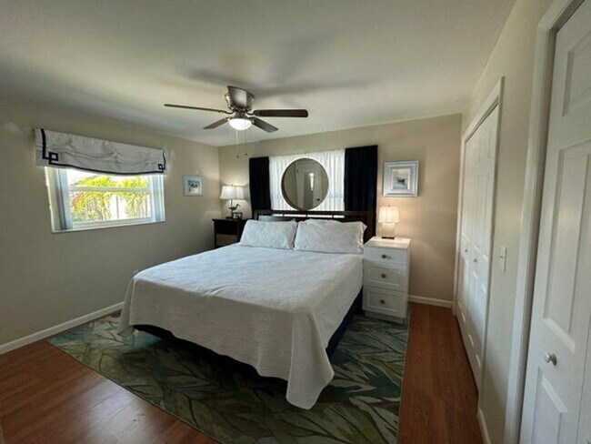 Building Photo - 5430 Guildcrest St