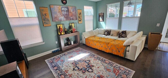 Building Photo - Bright & Beautiful Rental in Whitney Lake ...