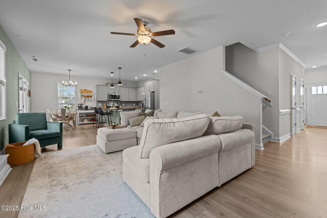Building Photo - 620 Overland Ct