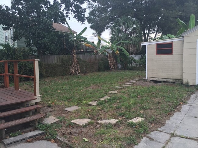 Building Photo - Historic Ybor Bungalow