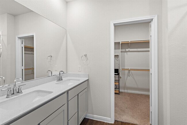 Building Photo - 228 Brooklyn Dr