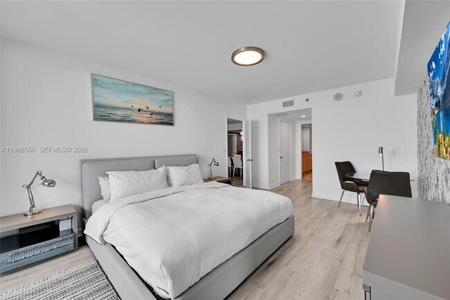 Building Photo - 1830 S Ocean Dr