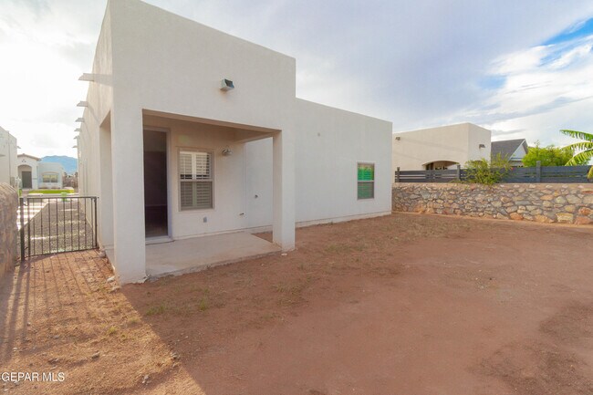 Building Photo - 10608 Hidden Palm Pl