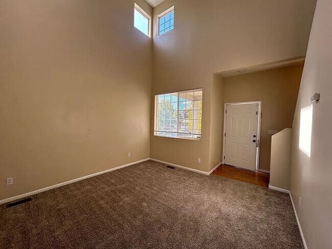 Building Photo - 4 Bedroom 3 Bath Single Family Home -D20 Schools