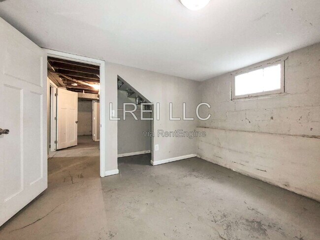 Building Photo - 311 S 38th St