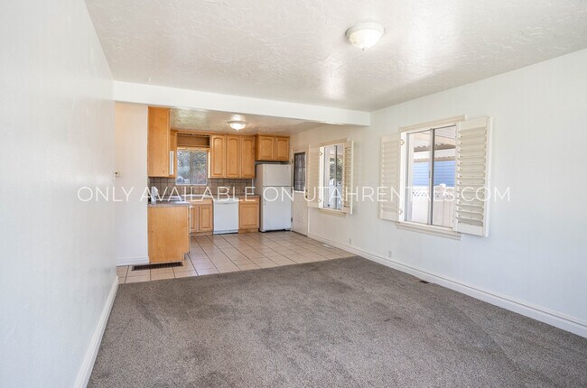 Building Photo - 347 S 500 W