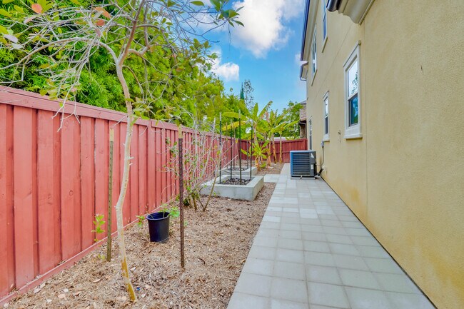Building Photo - 3637 Alander Ct
