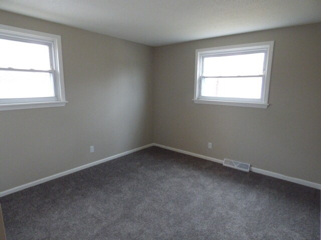 Building Photo - Updated East side split level