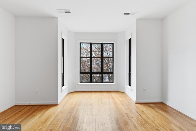 Building Photo - 1203 N St NW