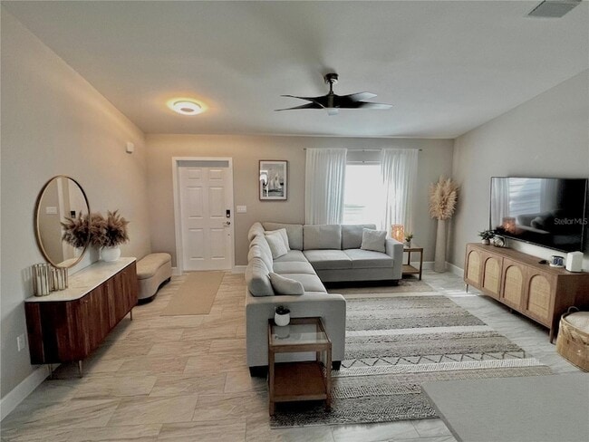 Building Photo - 1194 S Lassonde St