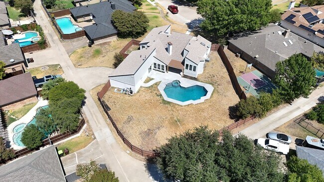 Building Photo - 4001 Bullock Dr