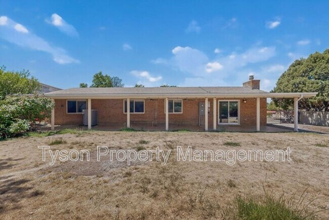 Building Photo - 8301 Cherry Hills Dr NE