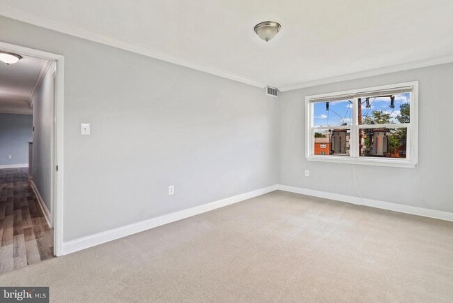 Building Photo - 5909 Quantrell Ave