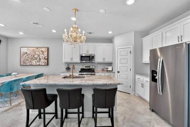 Building Photo - 6312 Empresa Dr