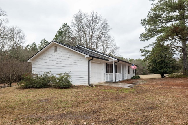 Building Photo - 1190 Duncan Rd