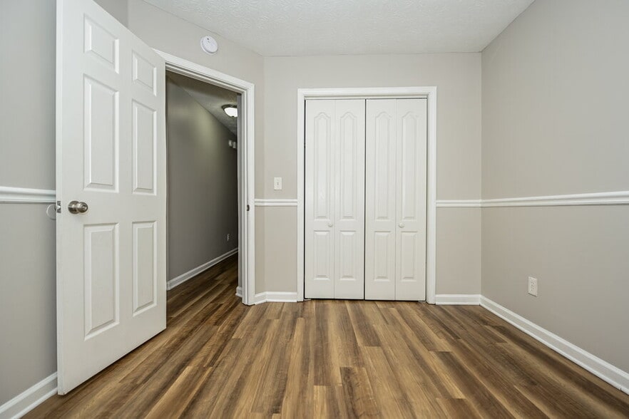 Building Photo - 337 Autumn Lake Dr