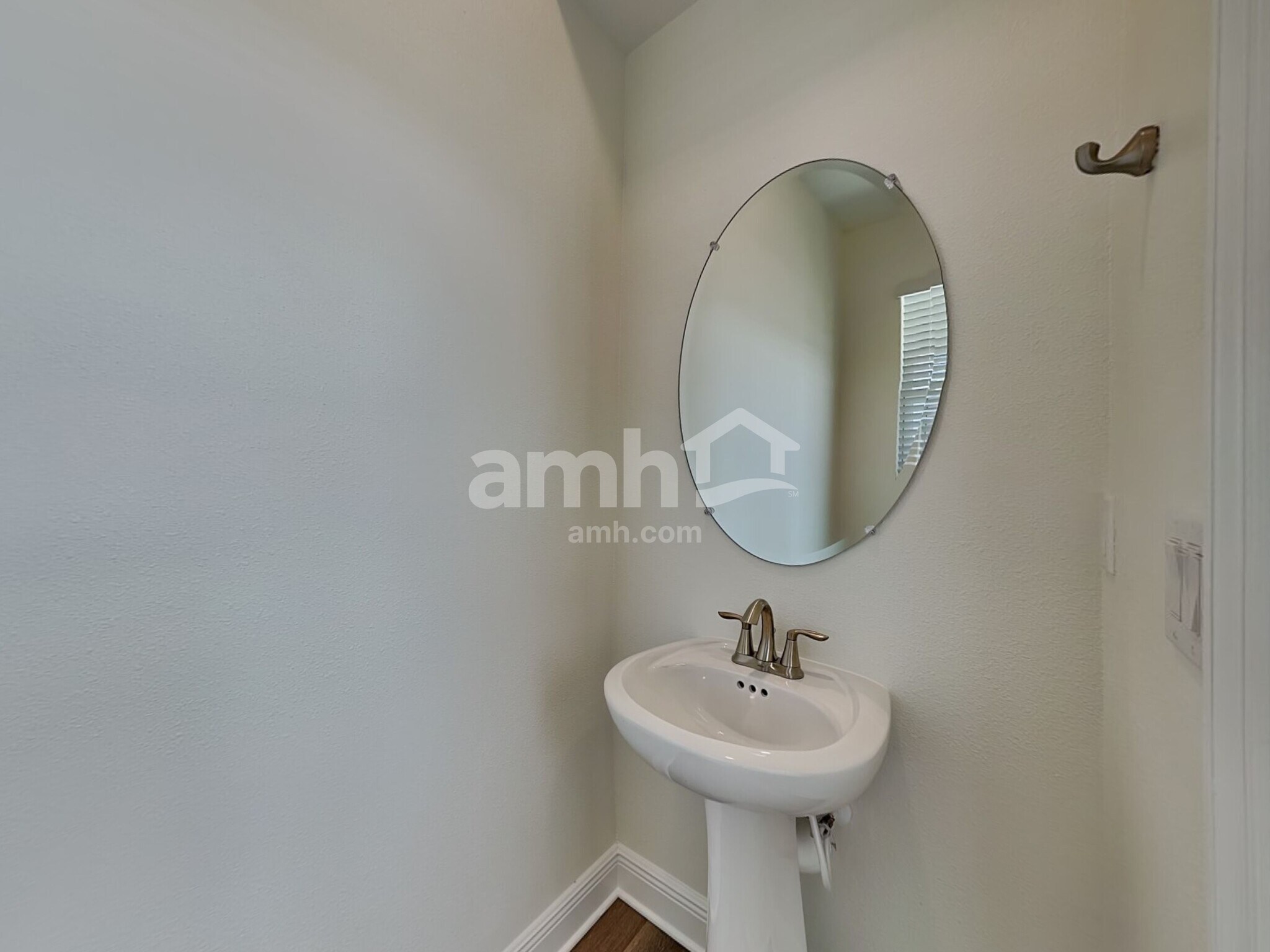 Building Photo - 27067 St Andrews Ave