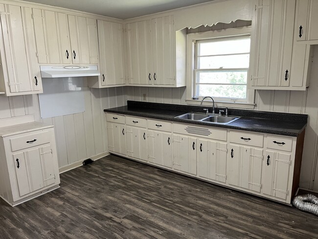 Kitchen - 103 Owen Ave