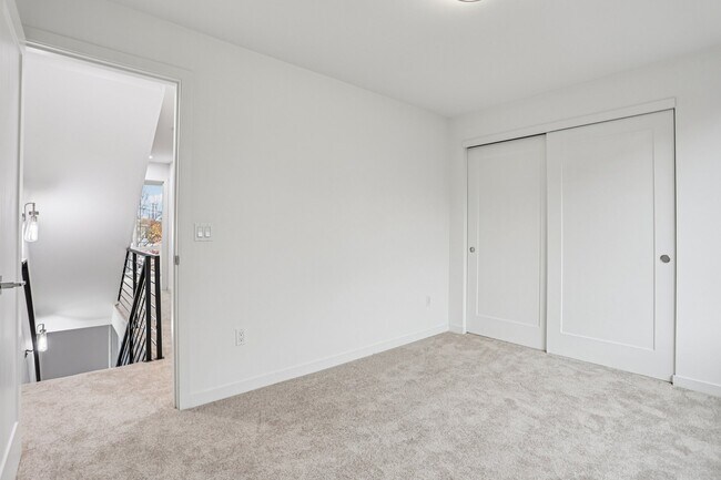 Building Photo - 256 E Roanoke St