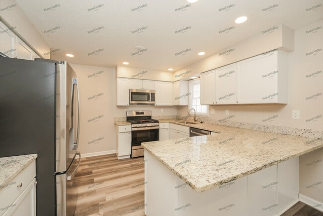 Building Photo - 15343 Sassafras Dr