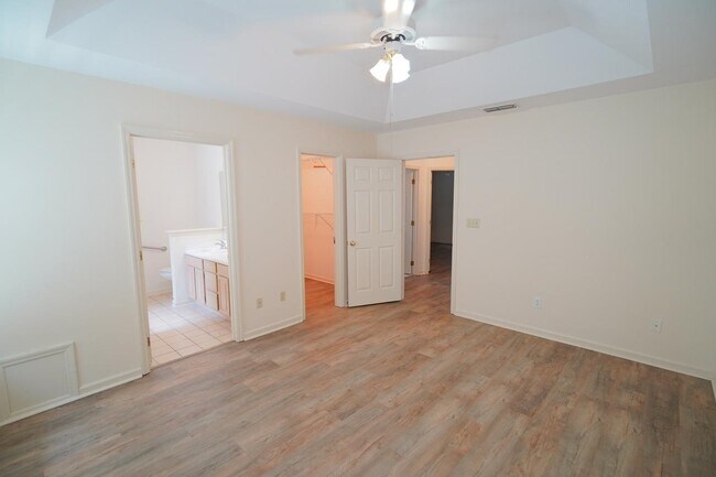 Building Photo - 2605 Yarmouth Ln