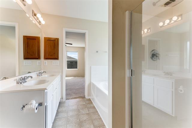 Building Photo - 725 Redwing Dr