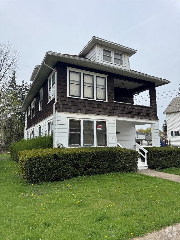 Building Photo - 5 Bigelow St