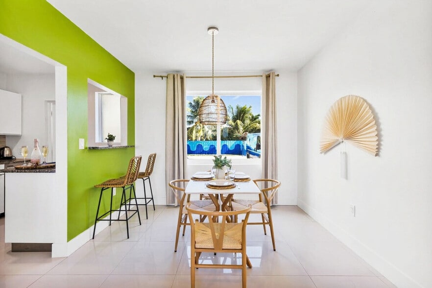 Building Photo - 809 S Ocean Dr