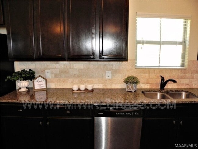 Building Photo - 87 Freedom Heights