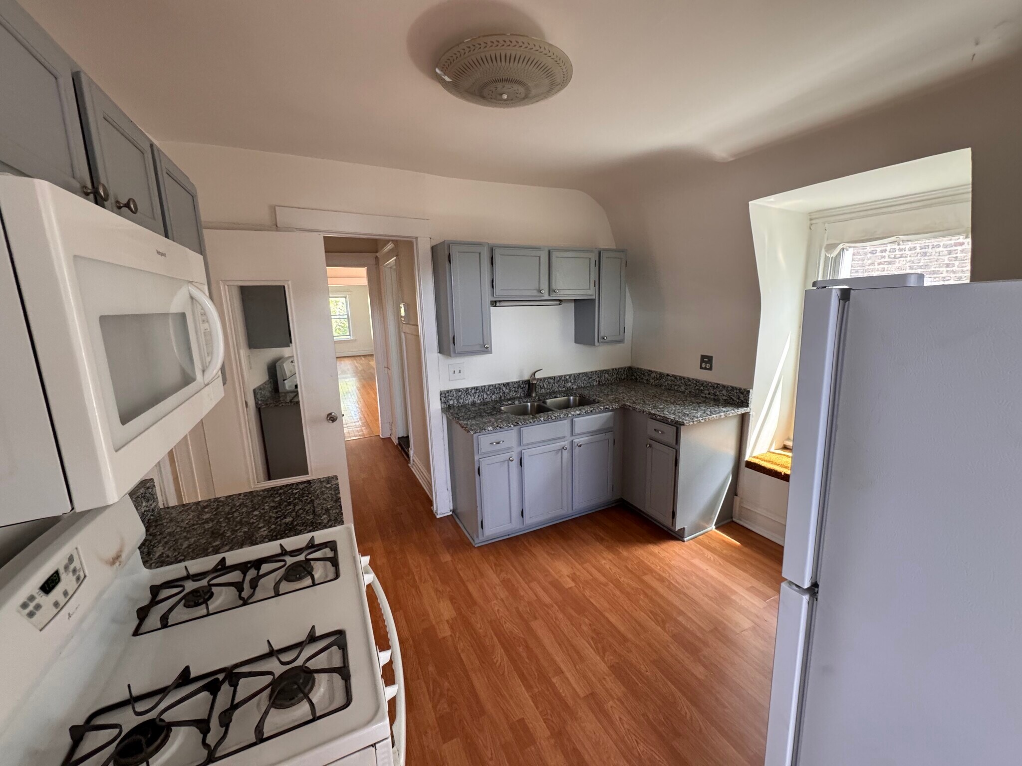 Kitchen looking into LR/DR - 1333 W Foster Ave