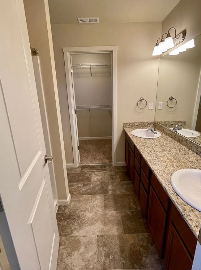 Building Photo - Fantastic 3 Bedroom 2.5 Bath Home in Cordata!