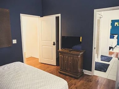 Building Photo - 1932 Lake Lucerne Dr SW