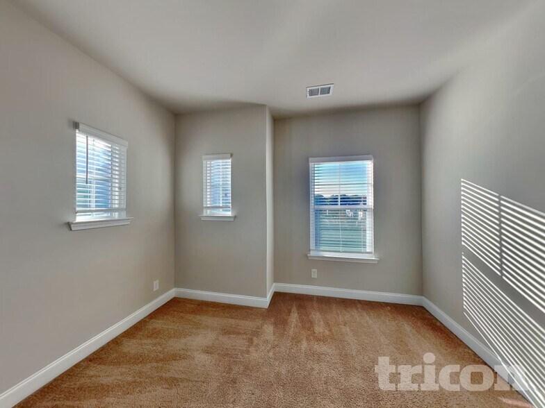 Building Photo - 949 Shy Ln