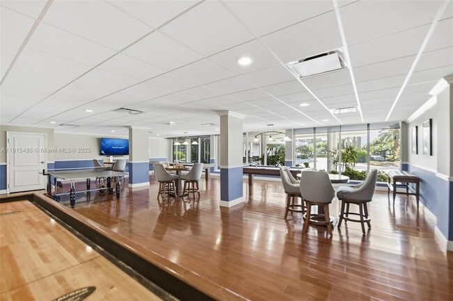 Building Photo - 3546 S Ocean Blvd