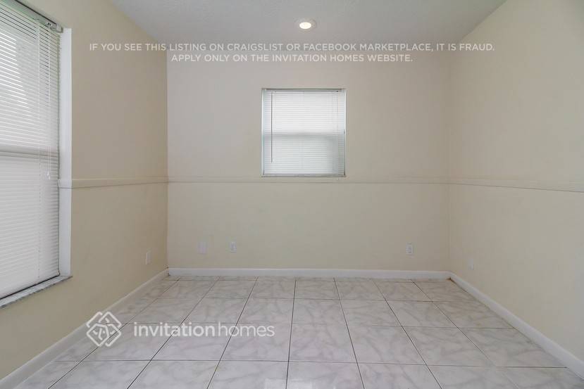 Building Photo - 17925 38th Rd N