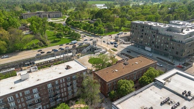 Building Photo - 5630 Pershing Ave