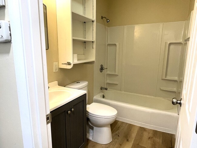 Building Photo - 501 E University Ave