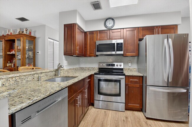 Building Photo - 14905 Wedgefield Dr