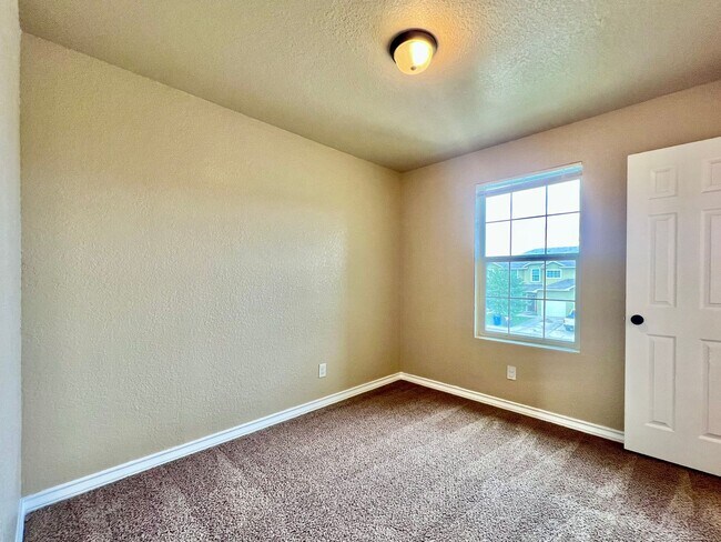 Building Photo - 14103 Veneto Dr