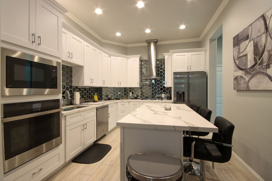 Primary Photo - 4206 Hershe St