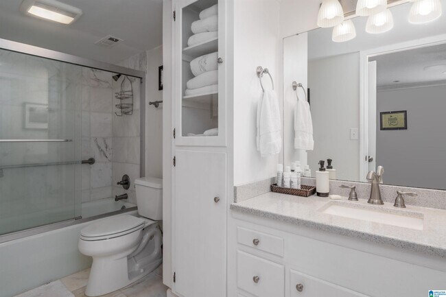 Building Photo - 1745 Jack Warner Pkwy