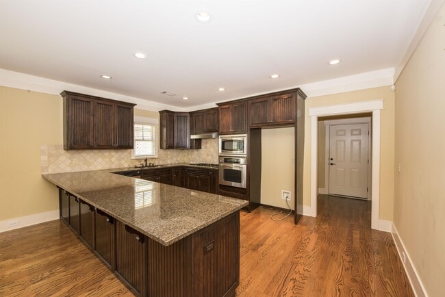 Building Photo - 987 Starr Ct
