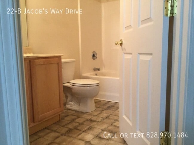 Building Photo - 22 Jacobs Way Dr