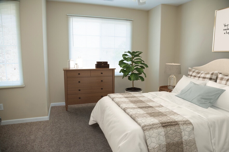 Building Photo - 2680 Beverly Ave