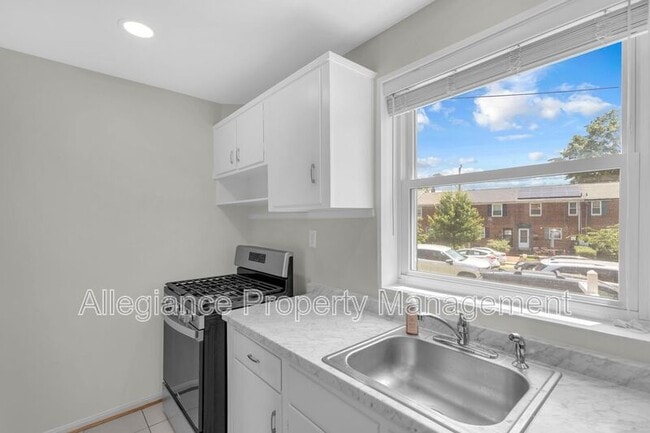 Building Photo - 46 Ancell St